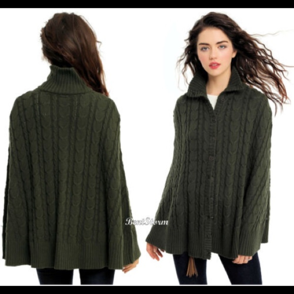 Outlander Sweater Cape NWT S/M